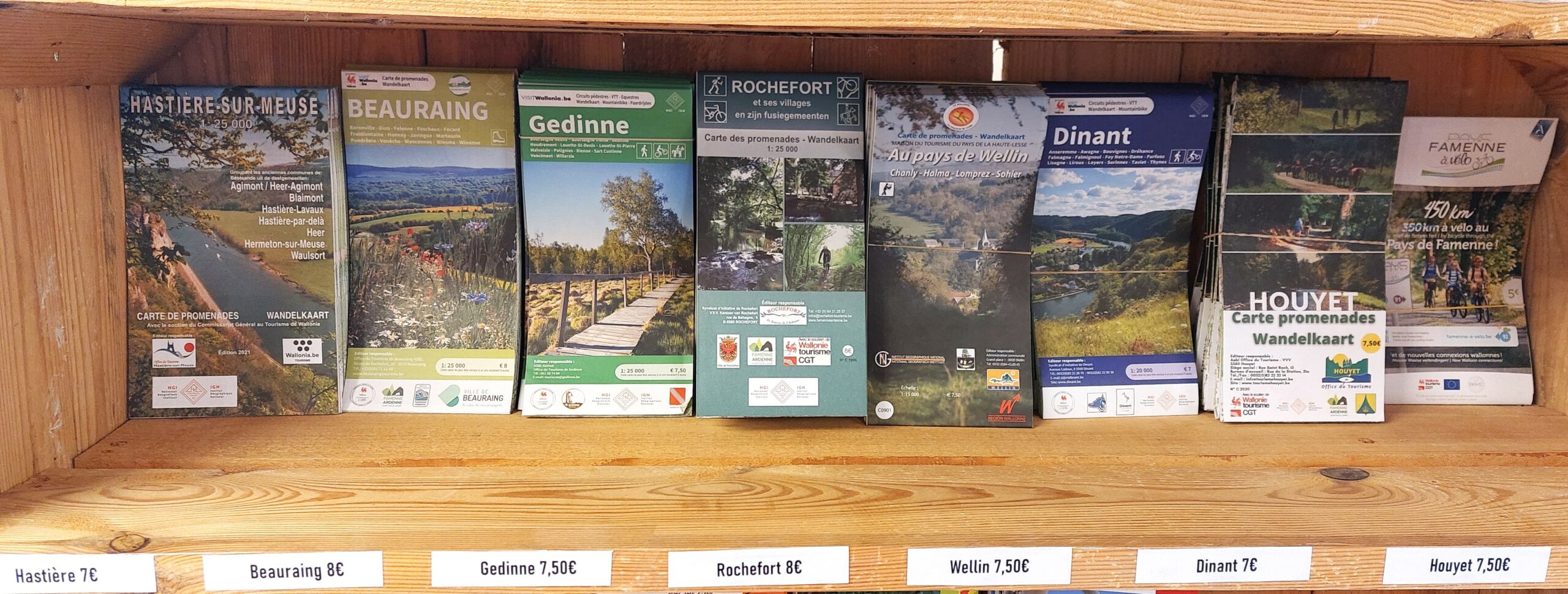 Cartes et livres en vente