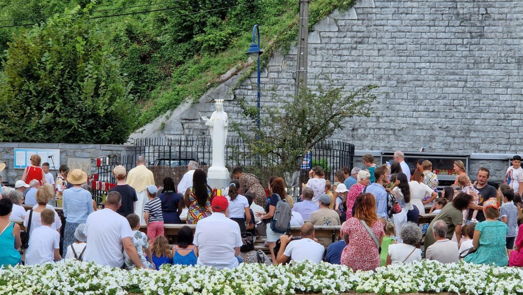 Beauraing est désormais un site de pélerinage.