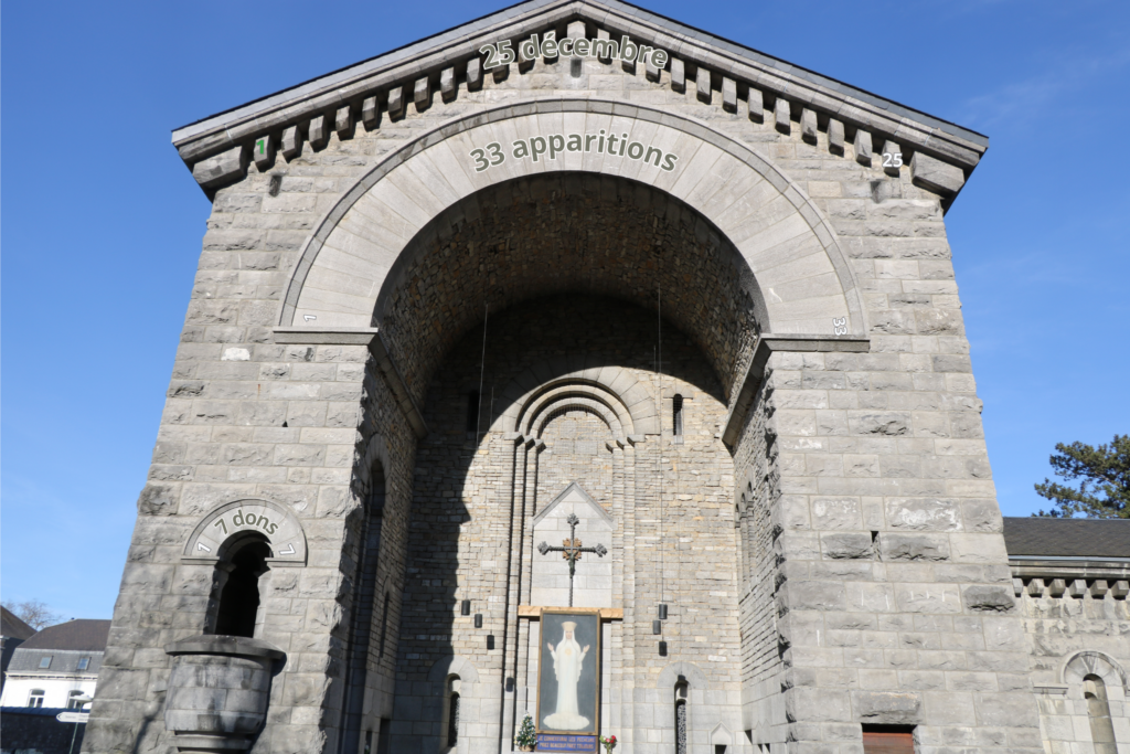 Façade sud de la chapelle votive