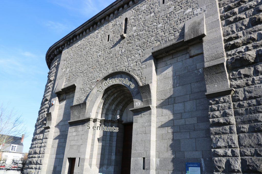 Façade ouest de la chapelle votive